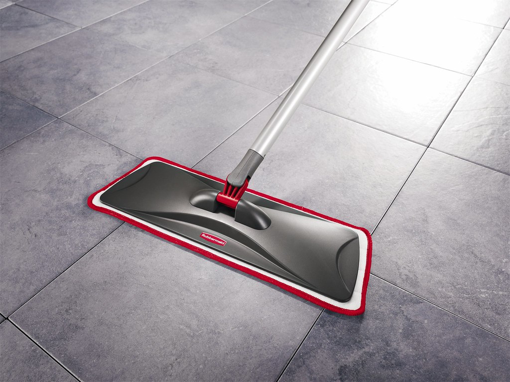 Floor cleaning with mop